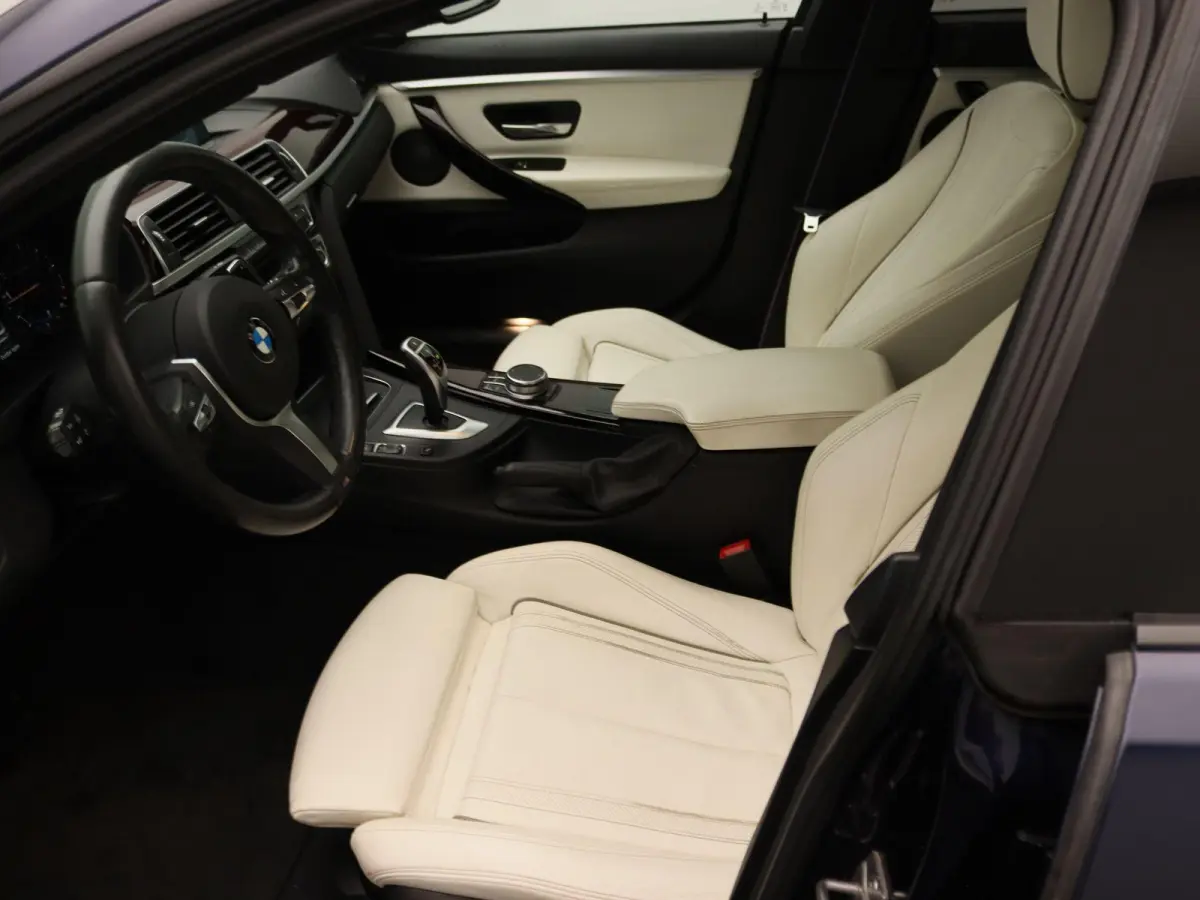 420i High Executive Edition | Automaat | Head-Up Display | Achteruitrijcamera | Lederen Bekleding | Lichtmetalen Velgen |
