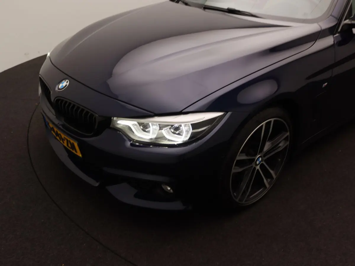 420i High Executive Edition | Automaat | Head-Up Display | Achteruitrijcamera | Lederen Bekleding | Lichtmetalen Velgen |