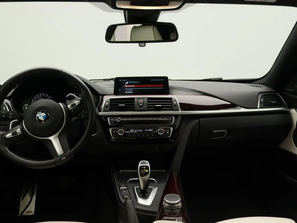 420i High Executive Edition | Automaat | Head-Up Display | Achteruitrijcamera | Lederen Bekleding | Lichtmetalen Velgen |