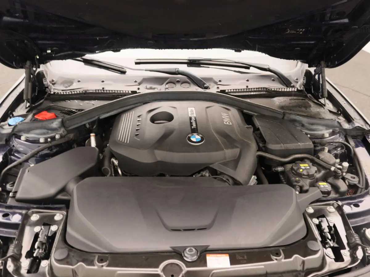 420i High Executive Edition | Automaat | Head-Up Display | Achteruitrijcamera | Lederen Bekleding | Lichtmetalen Velgen |