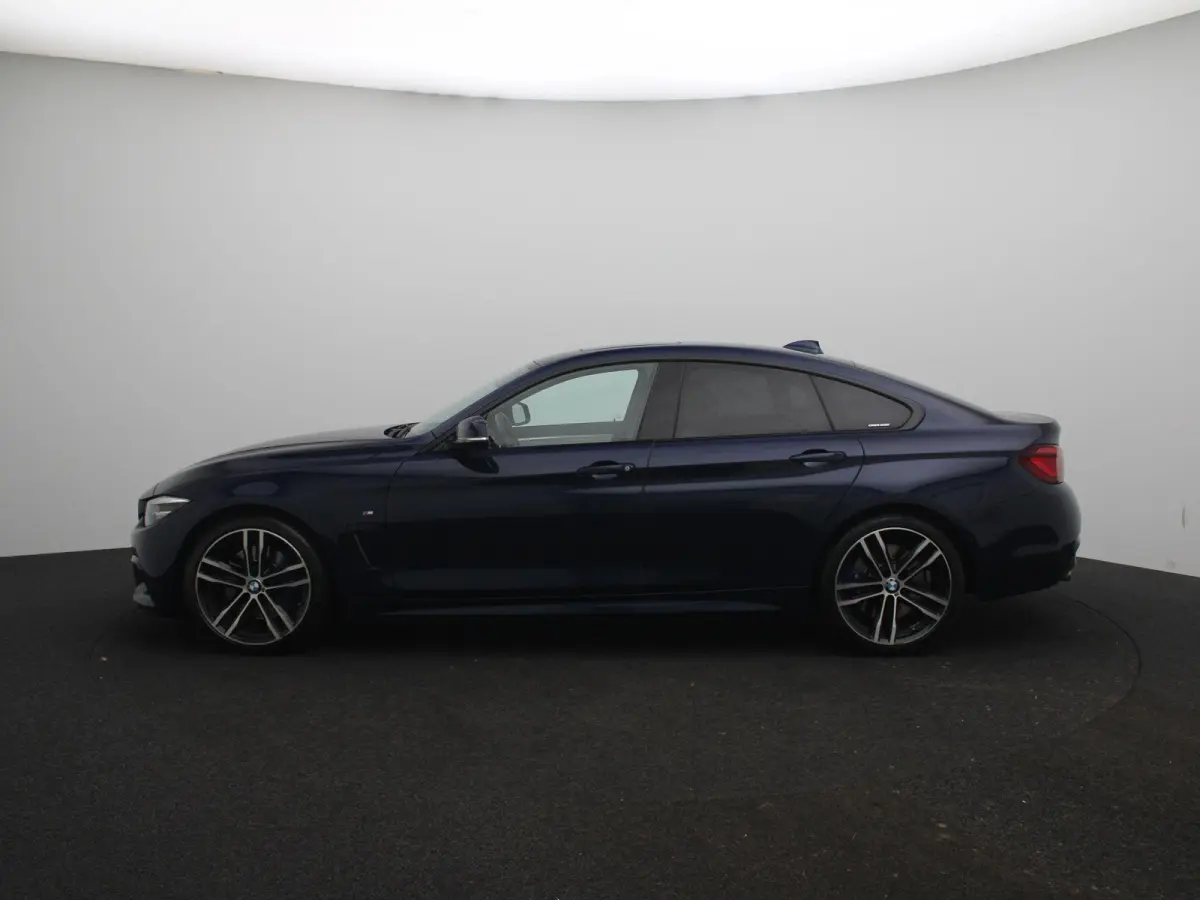 420i High Executive Edition | Automaat | Head-Up Display | Achteruitrijcamera | Lederen Bekleding | Lichtmetalen Velgen |