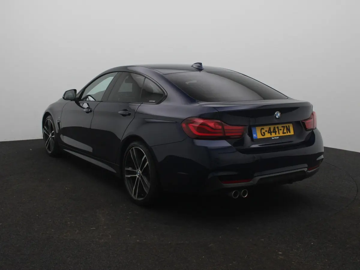 420i High Executive Edition | Automaat | Head-Up Display | Achteruitrijcamera | Lederen Bekleding | Lichtmetalen Velgen |