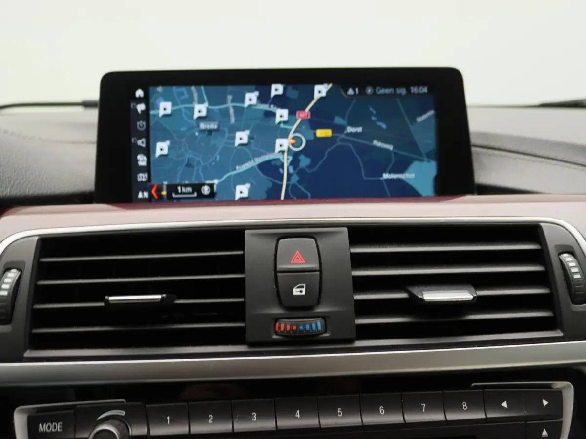 420i High Executive Edition | Automaat | Head-Up Display | Achteruitrijcamera | Lederen Bekleding | Lichtmetalen Velgen |