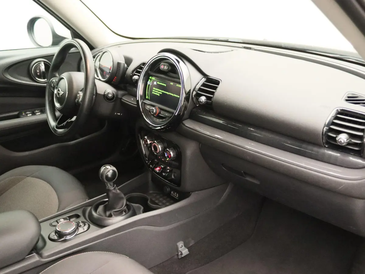 1.5 Cooper Business | Airconditioning | Cruise Control | Lichtmetalen Velgen | Navigatie |