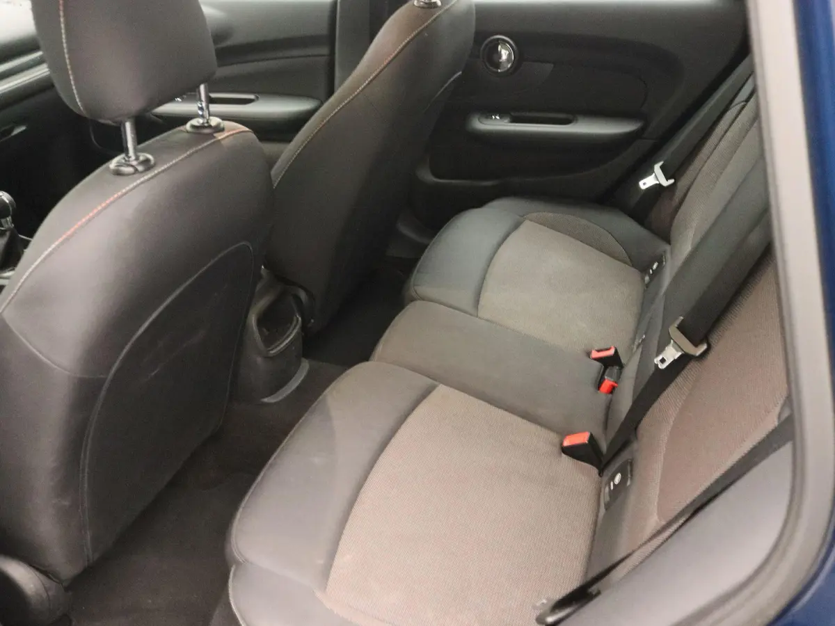 1.5 Cooper Business | Airconditioning | Cruise Control | Lichtmetalen Velgen | Navigatie |