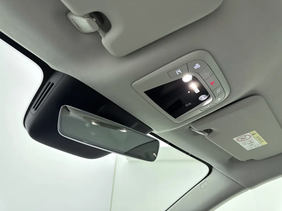 Single Motor Extended Range Ultra 92 kWh | Park Pilot Assist |  Pilot Assist | Bowers & Wilkins audio | 22 inch 5-Y-spaaks Glossy Black Diamond Cut |
