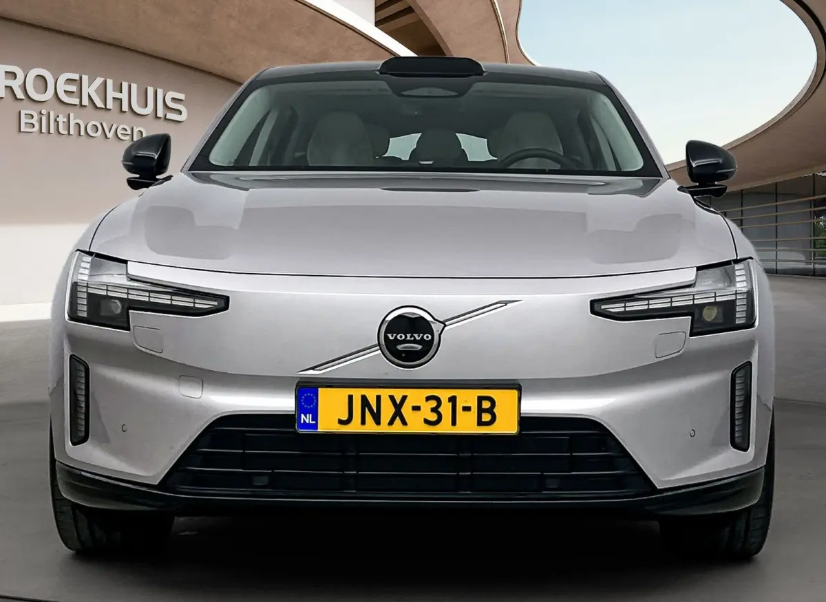 Single Motor Extended Range Ultra 92 kWh | Park Pilot Assist |  Pilot Assist | Bowers & Wilkins audio | 22 inch 5-Y-spaaks Glossy Black Diamond Cut |