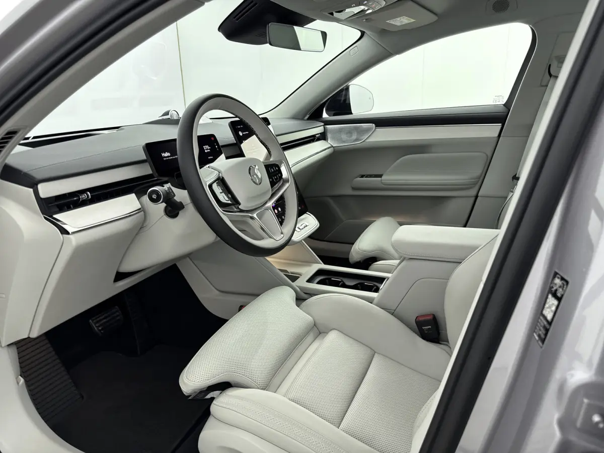 Single Motor Extended Range Ultra 92 kWh | Park Pilot Assist |  Pilot Assist | Bowers & Wilkins audio | 22 inch 5-Y-spaaks Glossy Black Diamond Cut |