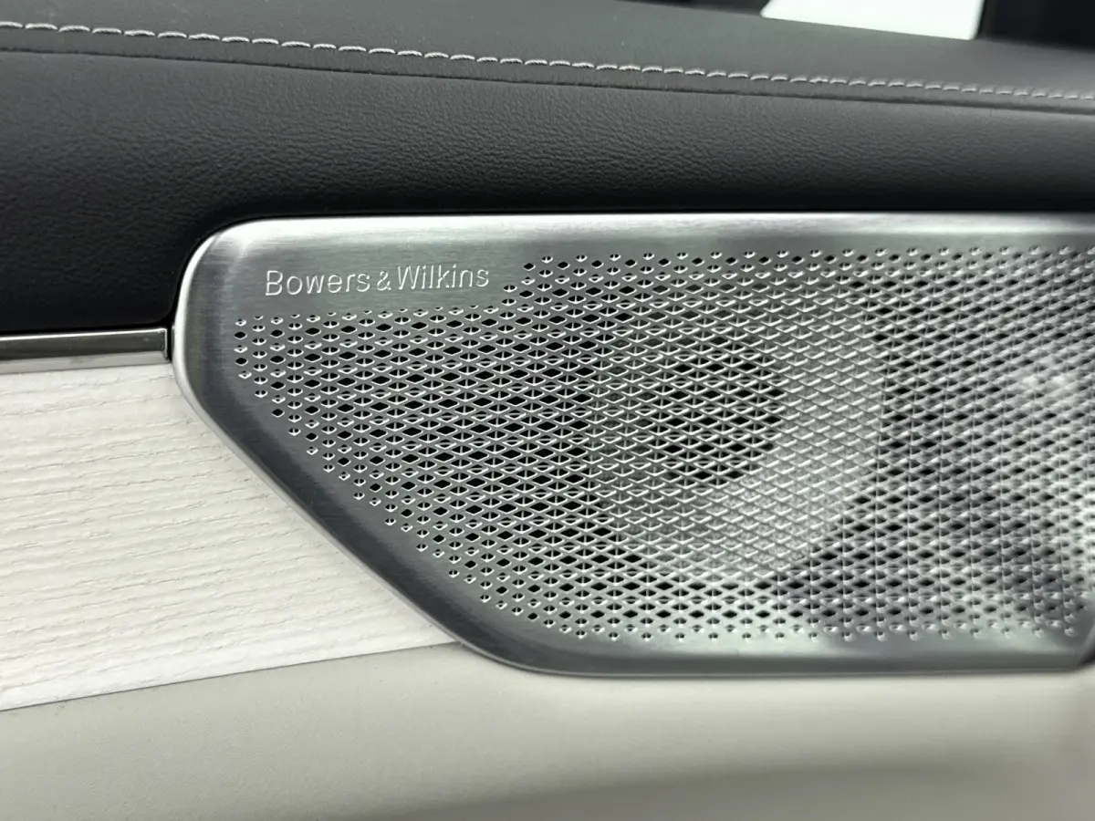 Single Motor Extended Range Ultra 92 kWh | Park Pilot Assist |  Pilot Assist | Bowers & Wilkins audio | 22 inch 5-Y-spaaks Glossy Black Diamond Cut |