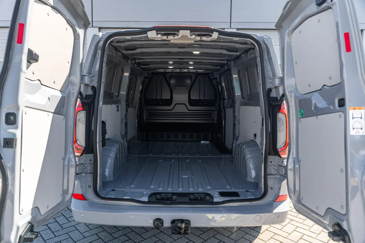 2.5 eHybrid 233pk AUT L2H1 30 Bulli | LMV 19'' | Trekhaak Vast