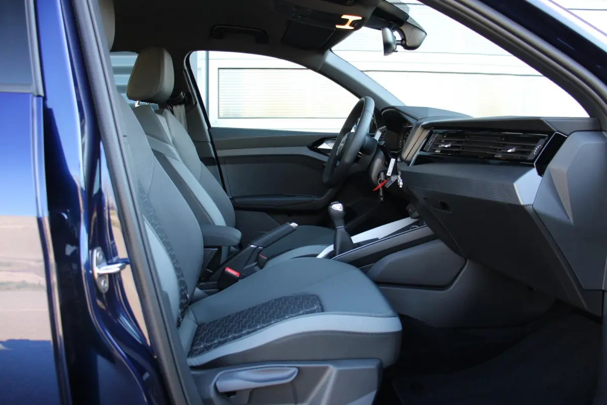 25 TFSI 95pk Advanced edition | Parkeersensoren | 17" Velgen | Apple Carplay/Android Auto