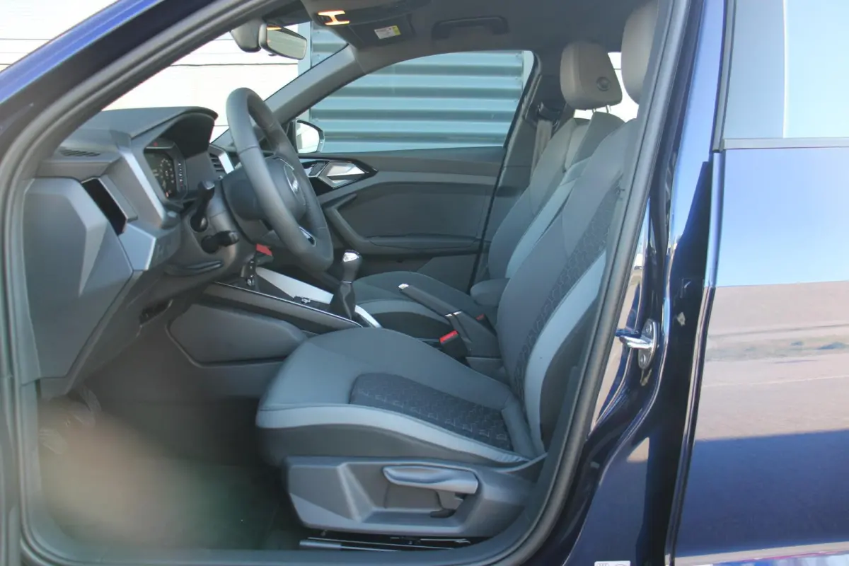 25 TFSI 95pk Advanced edition | Parkeersensoren | 17" Velgen | Apple Carplay/Android Auto