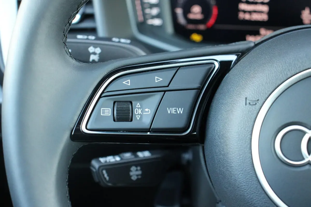 25 TFSI 95pk Advanced edition | Parkeersensoren | 17" Velgen | Apple Carplay/Android Auto
