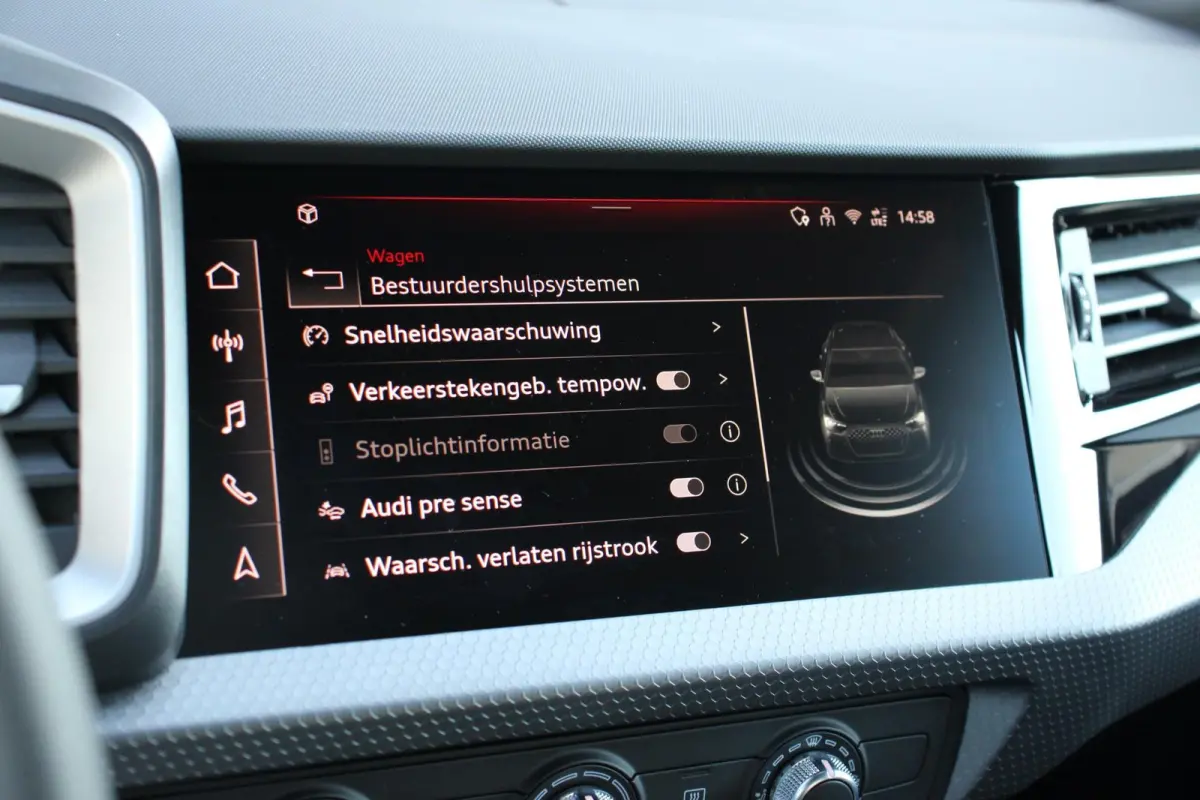 25 TFSI 95pk Advanced edition | Parkeersensoren | 17" Velgen | Apple Carplay/Android Auto