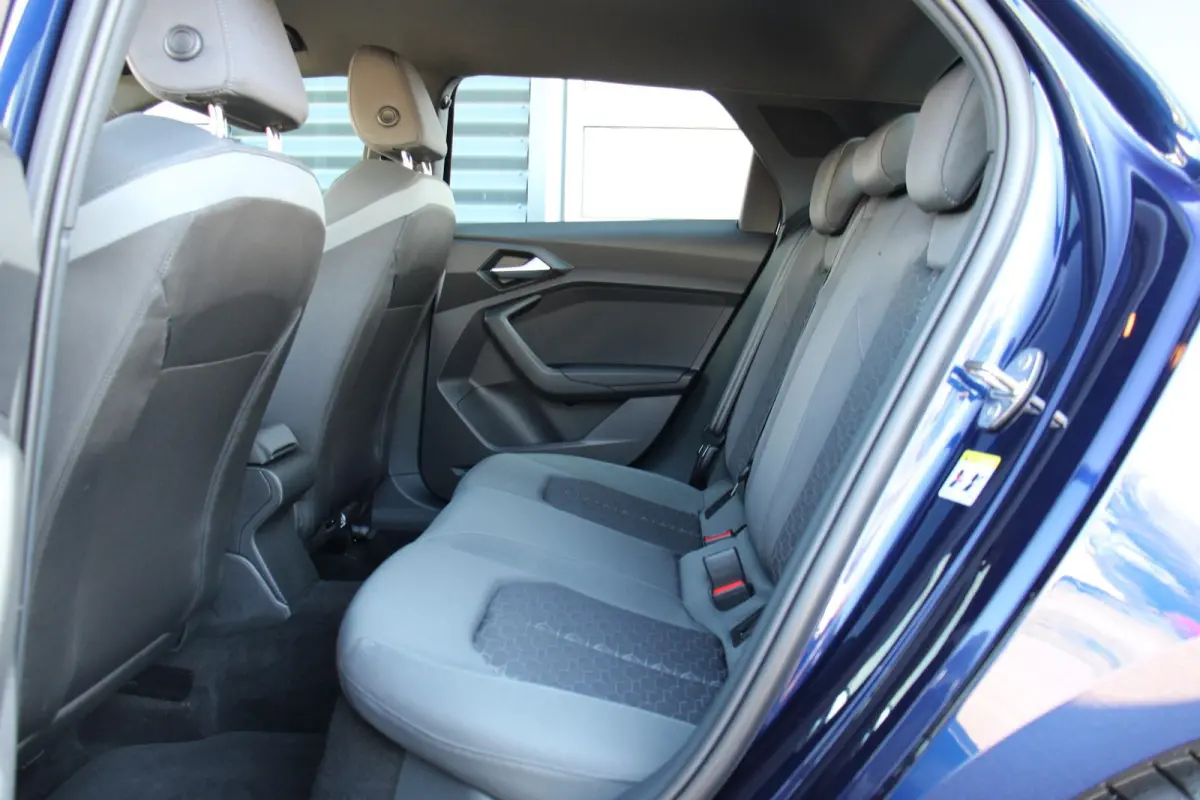 25 TFSI 95pk Advanced edition | Parkeersensoren | 17" Velgen | Apple Carplay/Android Auto