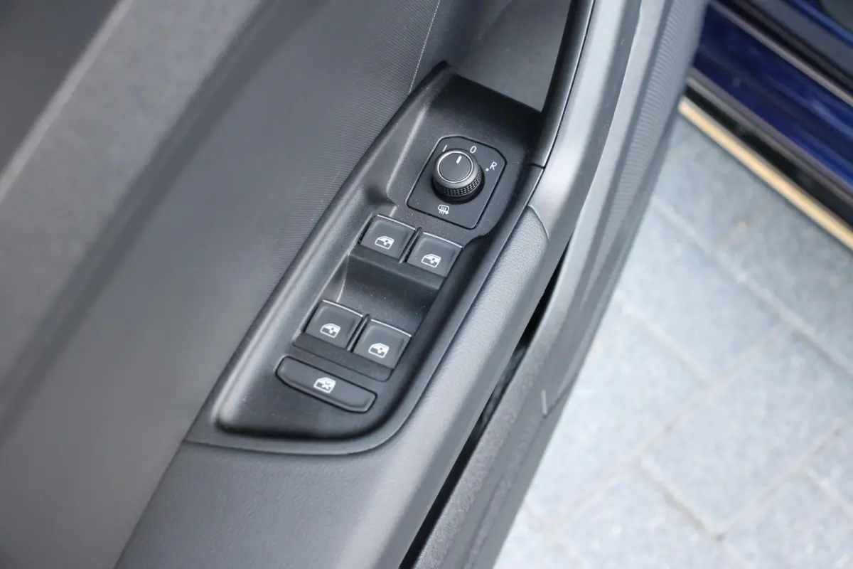 25 TFSI 95pk Advanced edition | Parkeersensoren | 17" Velgen | Apple Carplay/Android Auto