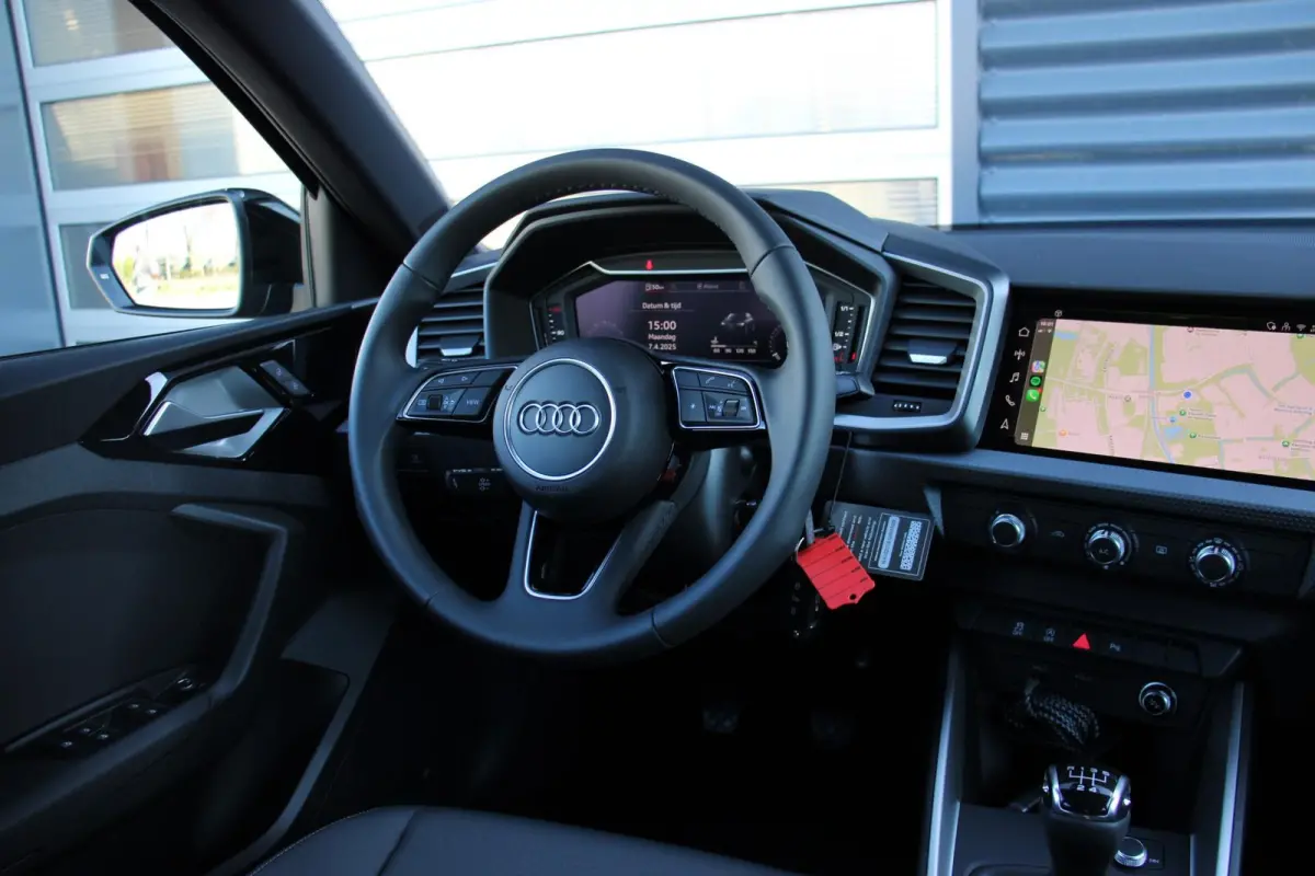 25 TFSI 95pk Advanced edition | Parkeersensoren | 17" Velgen | Apple Carplay/Android Auto