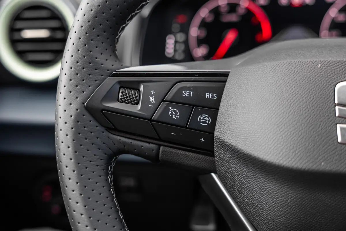 1.0 EcoTSI 95pk Style Business Connect | Achteruitrijcamera | Cruise Control