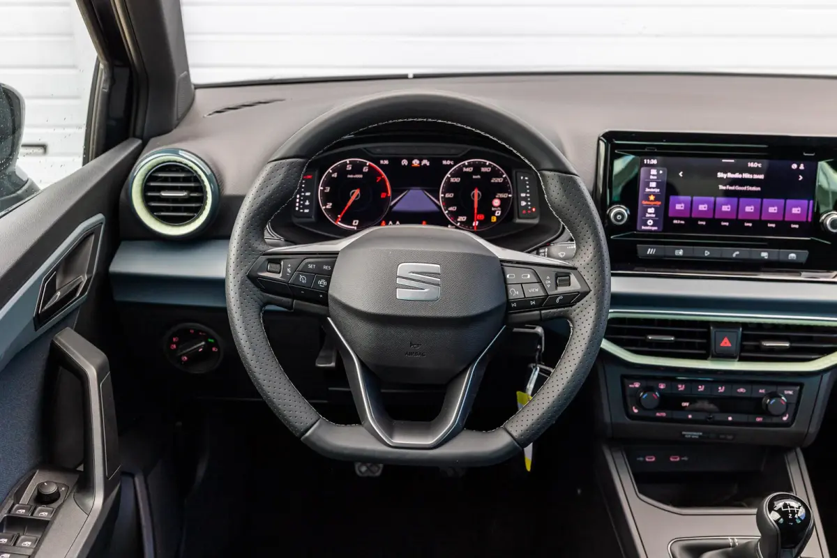 1.0 EcoTSI 95pk Style Business Connect | Achteruitrijcamera | Cruise Control