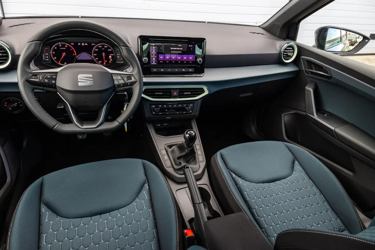 1.0 EcoTSI 95pk Style Business Connect | Achteruitrijcamera | Cruise Control