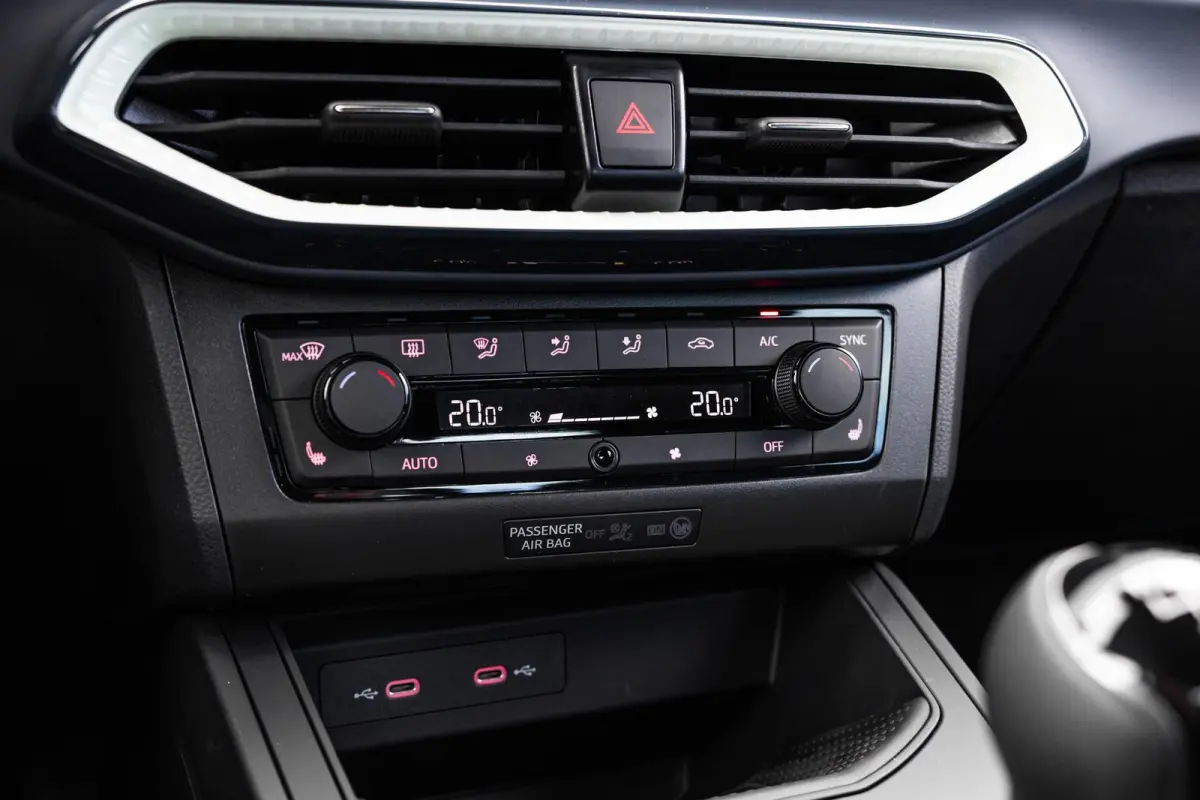 1.0 EcoTSI 95pk Style Business Connect | Achteruitrijcamera | Cruise Control
