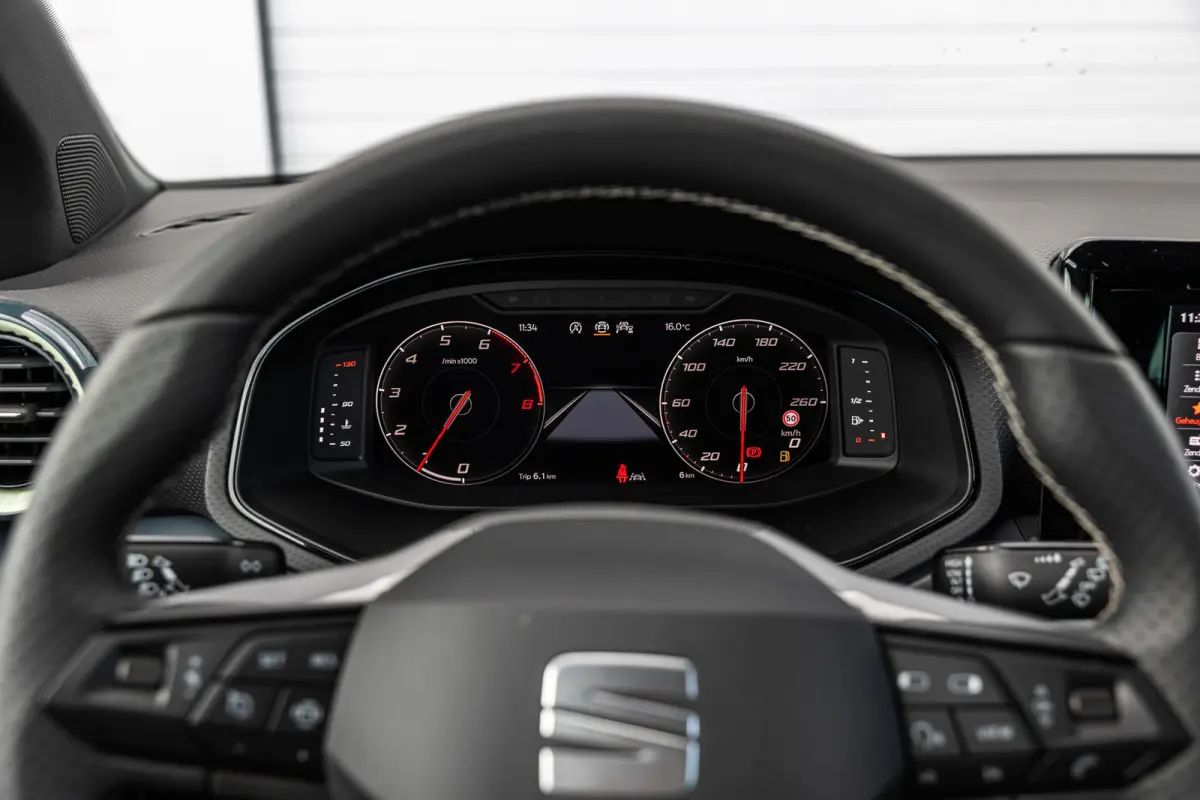 1.0 EcoTSI 95pk Style Business Connect | Achteruitrijcamera | Cruise Control