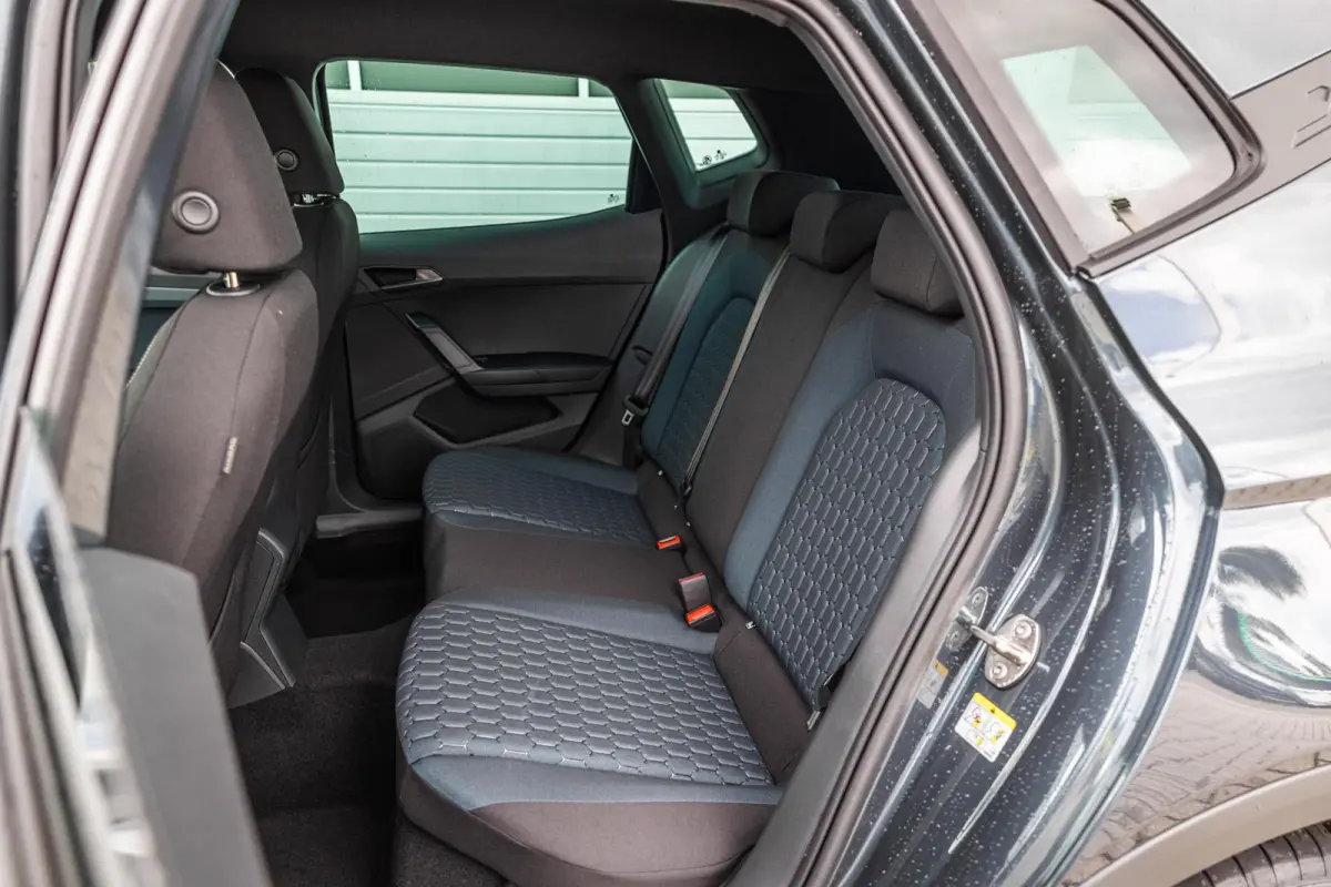 1.0 EcoTSI 95pk Style Business Connect | Achteruitrijcamera | Cruise Control