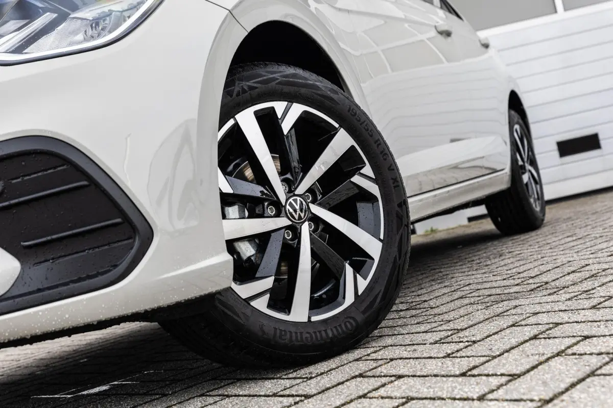 1.0 TSI 95pk Life Edition | Comfort Pakket | 16" Velgen