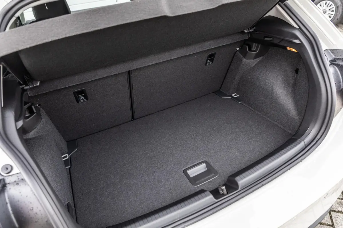 1.0 TSI 95pk Life Edition | Comfort Pakket | 16" Velgen