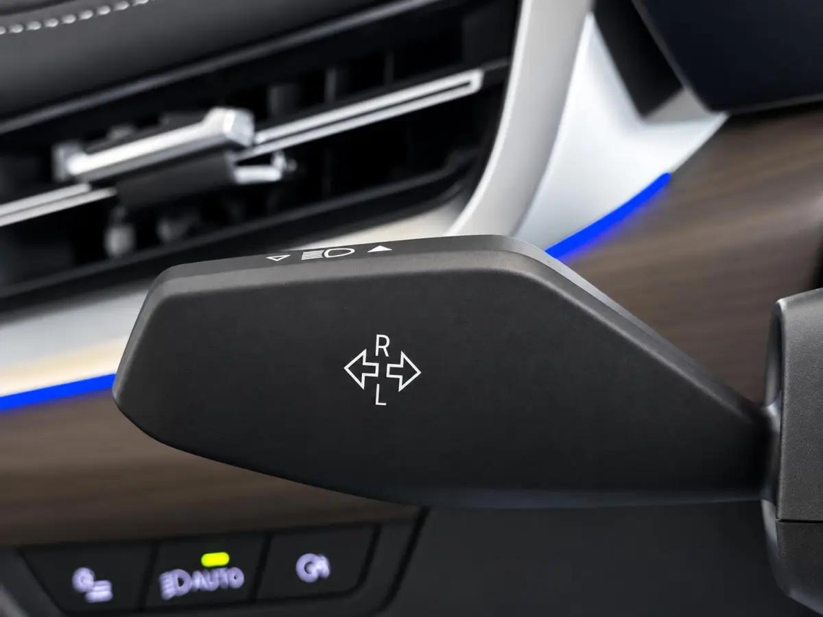 xDrive30 67 kWh Trekhaak Harman Kardon 360 Camera Elektrisch Verstelbare Stoelen met Geheugenfunctie LED Koplampen Stoelverwarming 20 Inch Lichtmetalen BMW Individual Velgen
