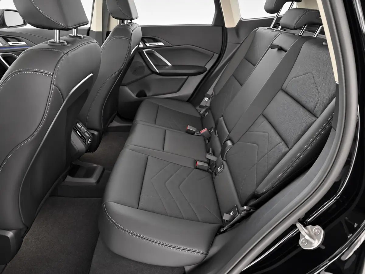 xDrive30 67 kWh Trekhaak Harman Kardon 360 Camera Elektrisch Verstelbare Stoelen met Geheugenfunctie LED Koplampen Stoelverwarming 20 Inch Lichtmetalen BMW Individual Velgen