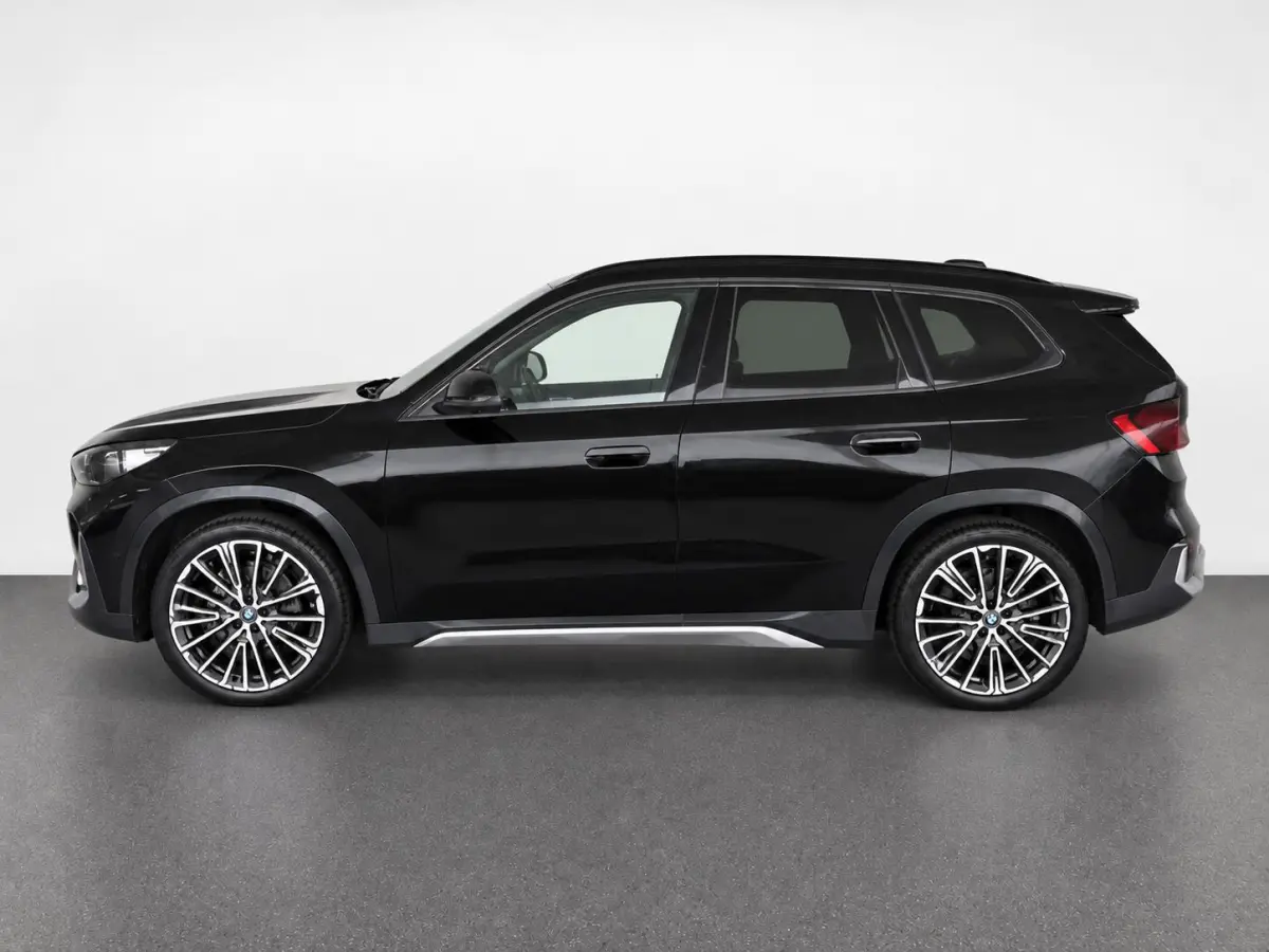 xDrive30 67 kWh Trekhaak Harman Kardon 360 Camera Elektrisch Verstelbare Stoelen met Geheugenfunctie LED Koplampen Stoelverwarming 20 Inch Lichtmetalen BMW Individual Velgen