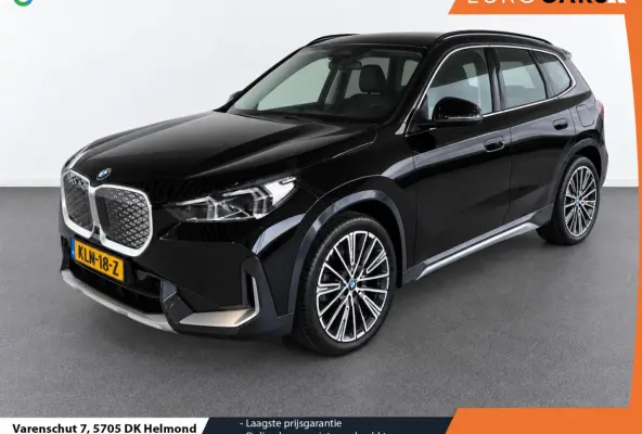 xDrive30 67 kWh Trekhaak Harman Kardon 360 Camera Elektrisch Verstelbare Stoelen met Geheugenfunctie LED Koplampen Stoelverwarming 20 Inch Lichtmetalen BMW Individual Velgen