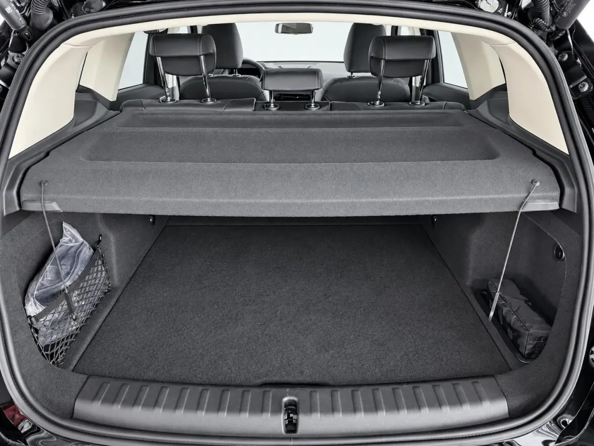 xDrive30 67 kWh Trekhaak Harman Kardon 360 Camera Elektrisch Verstelbare Stoelen met Geheugenfunctie LED Koplampen Stoelverwarming 20 Inch Lichtmetalen BMW Individual Velgen