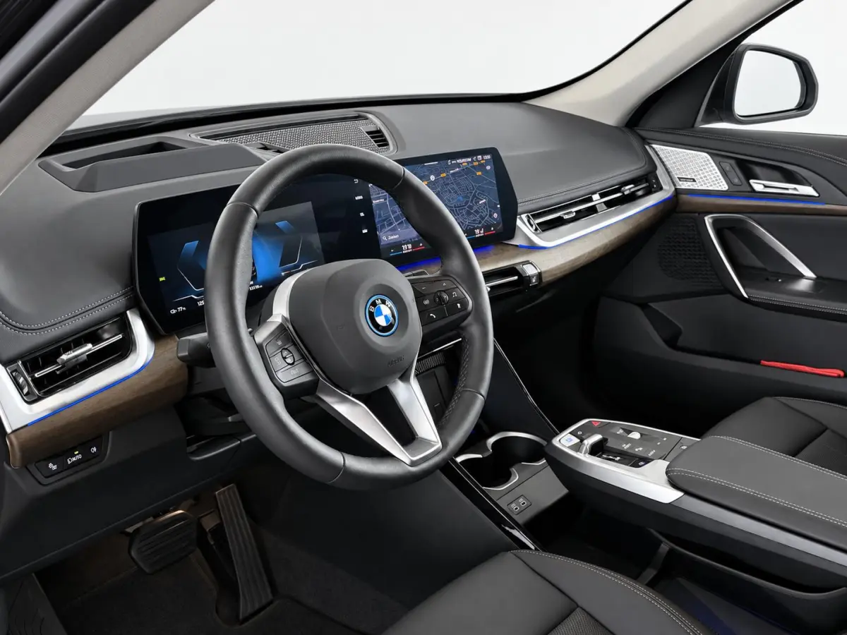 xDrive30 67 kWh Trekhaak Harman Kardon 360 Camera Elektrisch Verstelbare Stoelen met Geheugenfunctie LED Koplampen Stoelverwarming 20 Inch Lichtmetalen BMW Individual Velgen