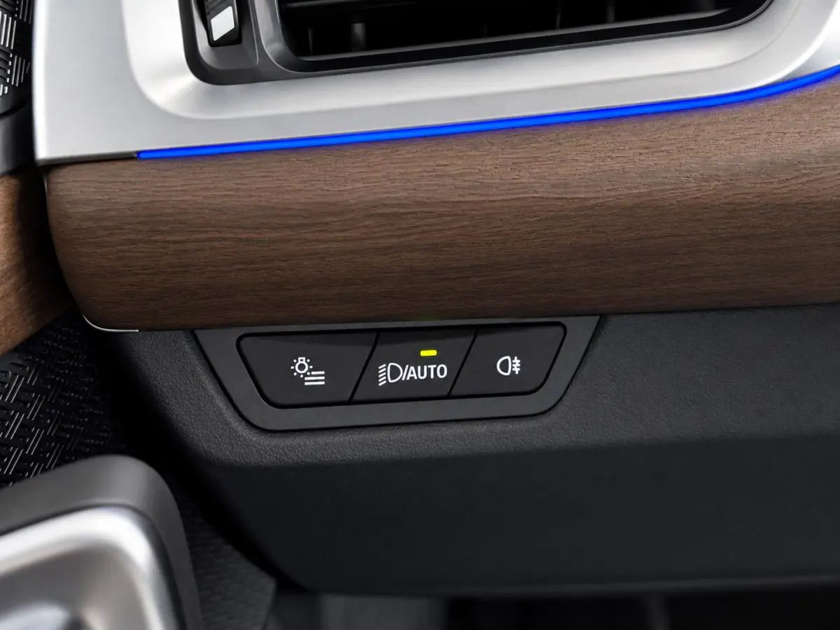 xDrive30 67 kWh Trekhaak Harman Kardon 360 Camera Elektrisch Verstelbare Stoelen met Geheugenfunctie LED Koplampen Stoelverwarming 20 Inch Lichtmetalen BMW Individual Velgen