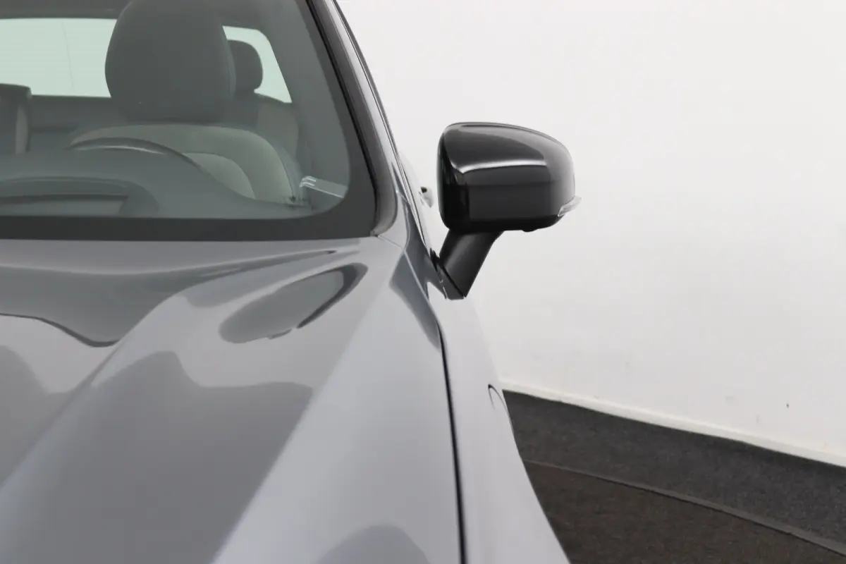 Recharge T8 AWD R-Design | Luchtvering | SoH 87% || Harman/Kardon | Trekhaak | Panoramadak | 360 Camera | Keyless | Adaptive LED | Adaptive Cruise | BLIS