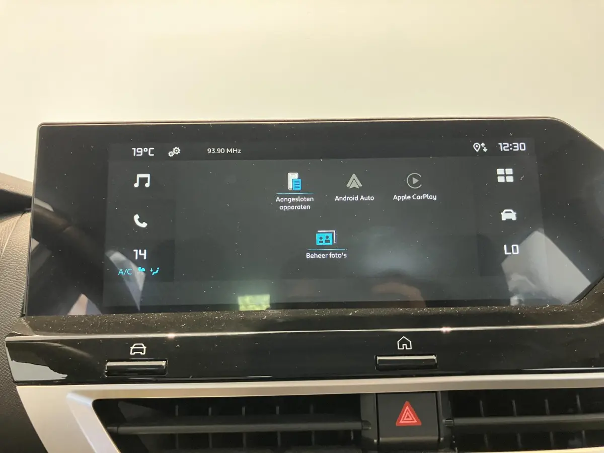 1.2 Puretech 100 You l Parkeersensoren l Apple CarPlay & Android auto l Airco l Climate control