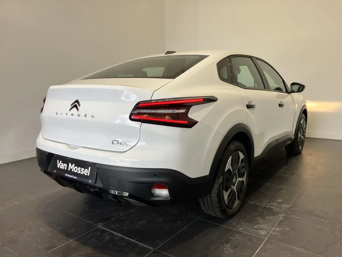 1.2 Puretech 100 You l Parkeersensoren l Apple CarPlay & Android auto l Airco l Climate control