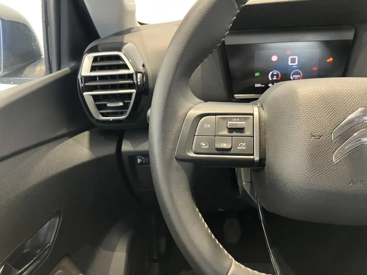 1.2 Puretech 100 You l Parkeersensoren l Apple CarPlay & Android auto l Airco l Climate control