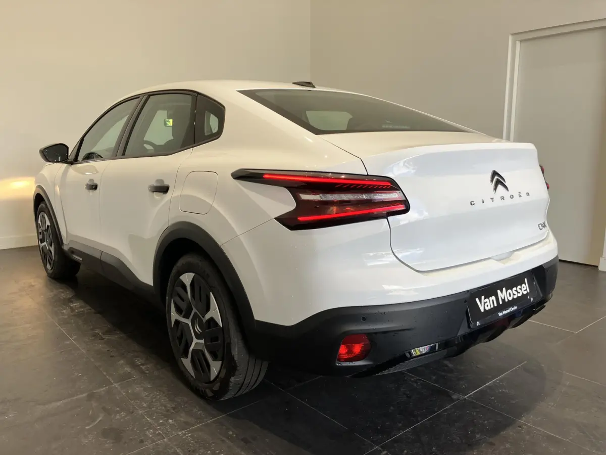 1.2 Puretech 100 You l Parkeersensoren l Apple CarPlay & Android auto l Airco l Climate control