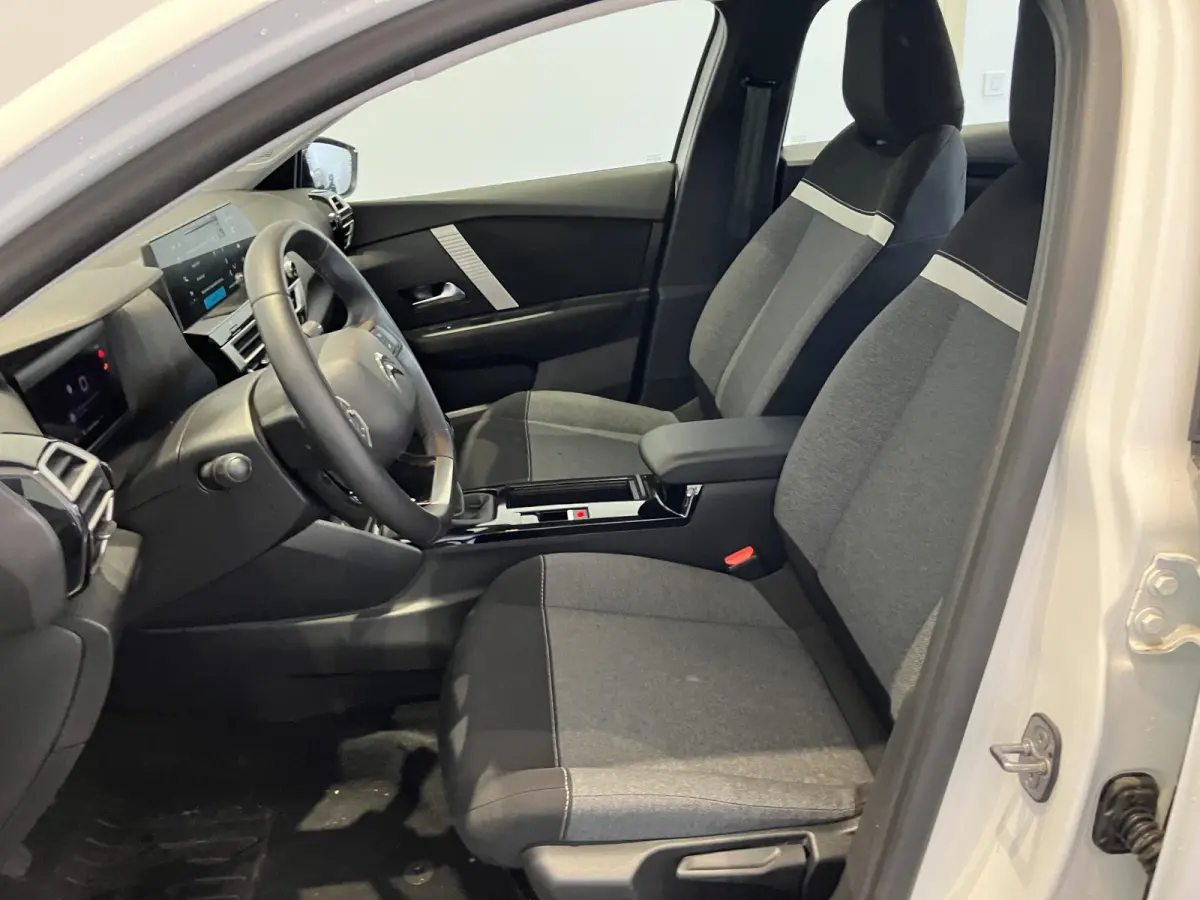 1.2 Puretech 100 You l Parkeersensoren l Apple CarPlay & Android auto l Airco l Climate control