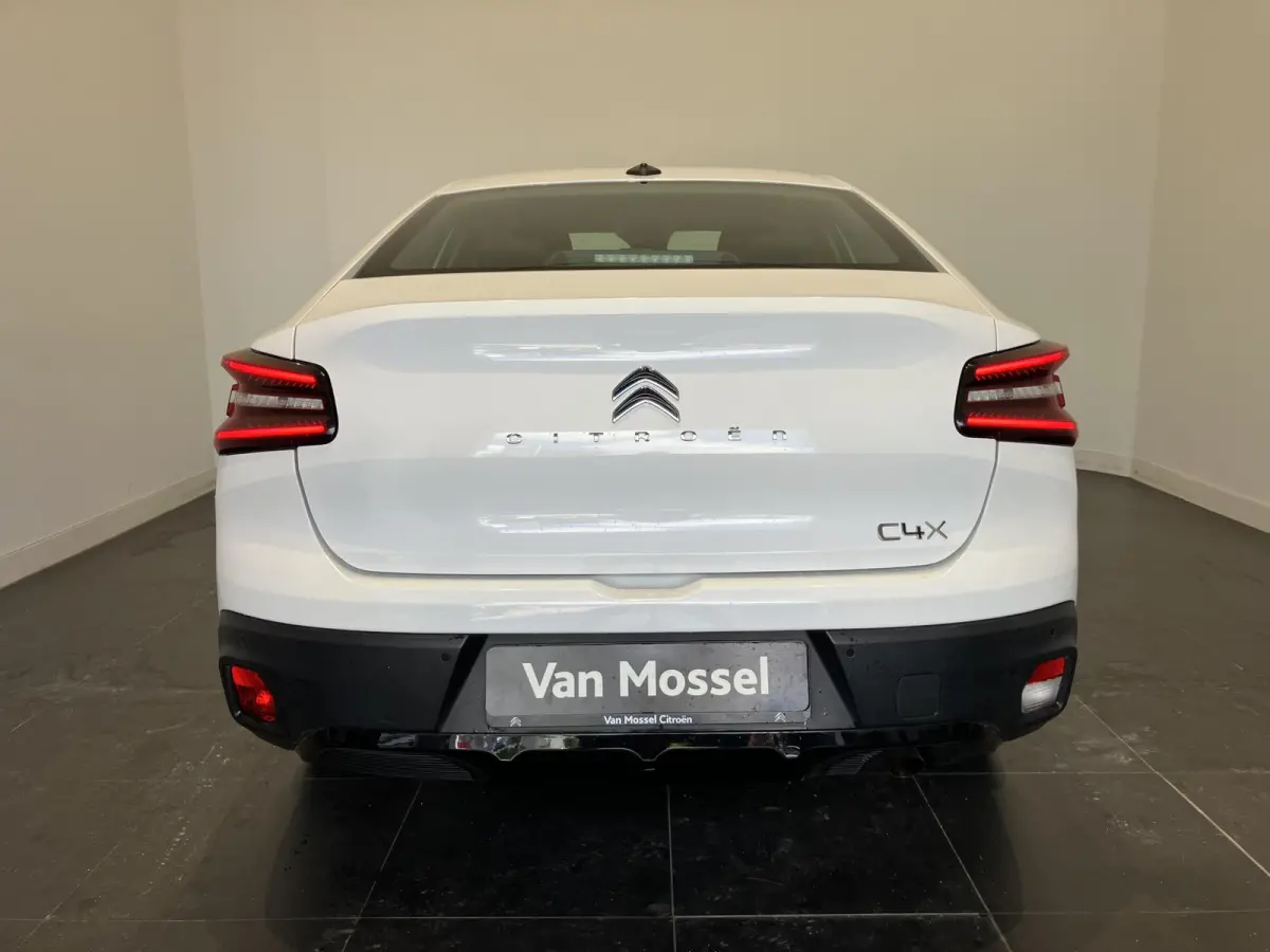 1.2 Puretech 100 You l Parkeersensoren l Apple CarPlay & Android auto l Airco l Climate control