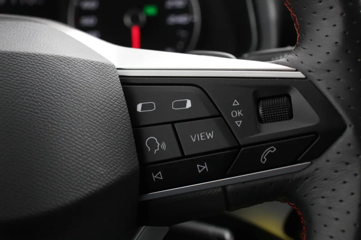 1.0 TSI 110 pk DSG FR Navigatie Apple Carplay / Android Auto Climate Control Stoelverwarming Cruise control LED-koplampen