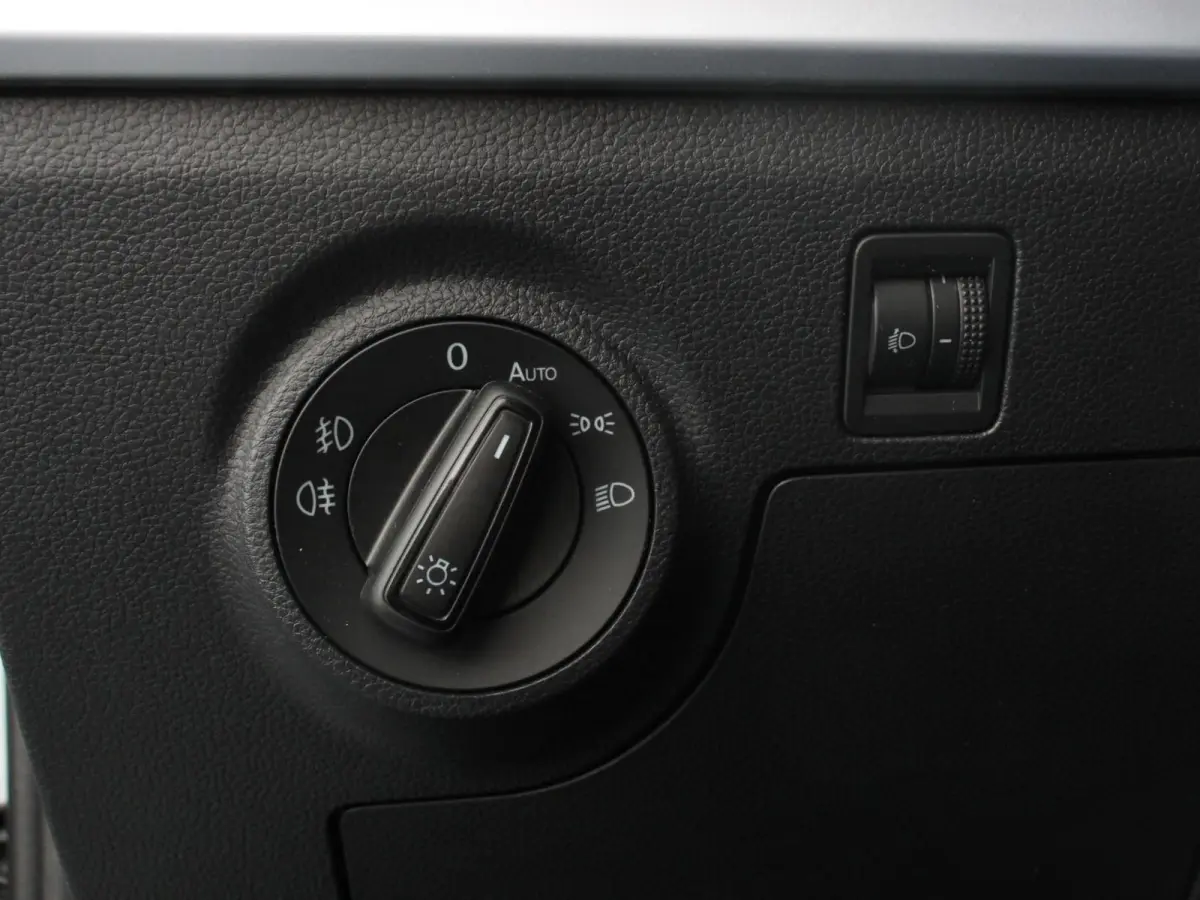 1.0 TSI 110 pk DSG FR Navigatie Apple Carplay / Android Auto Climate Control Stoelverwarming Cruise control LED-koplampen
