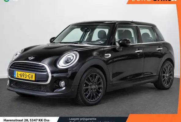 One 1.5 5-DRS Automaat Business Edition Navigatie PDC Cruise Control Airco 17" Lichtmetalen velgen 5-Deurs