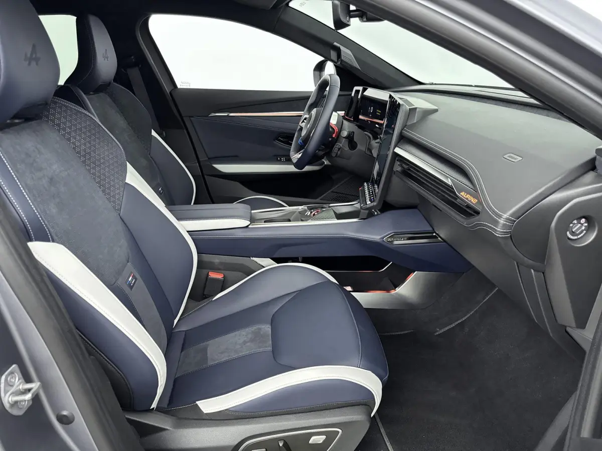 GT 89kWh Direct rijden | GRIS TONNERRE MAT | DEVIALET AUDIO | 21" SNOWFLAKE NOIR | PACK DRIVING | REMKLAUWEN BLEU ALPINE |