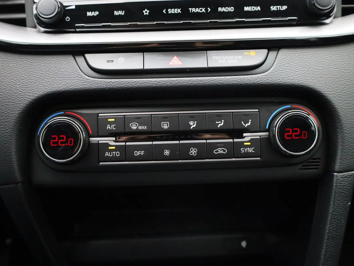 Pulse 1.0 T-GDi 120 MHEV DCT ISG | GRATIS TREKHAAK | Navigatie | Climate Control | Lm velgen | Parkeersensoren | Camera | Automaat