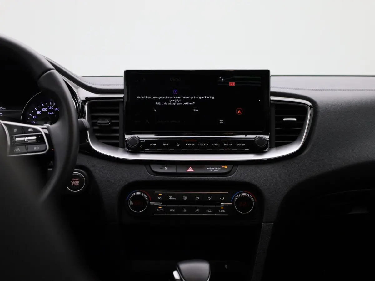 Pulse 1.0 T-GDi 120 MHEV DCT ISG | GRATIS TREKHAAK | Navigatie | Climate Control | Lm velgen | Parkeersensoren | Camera | Automaat