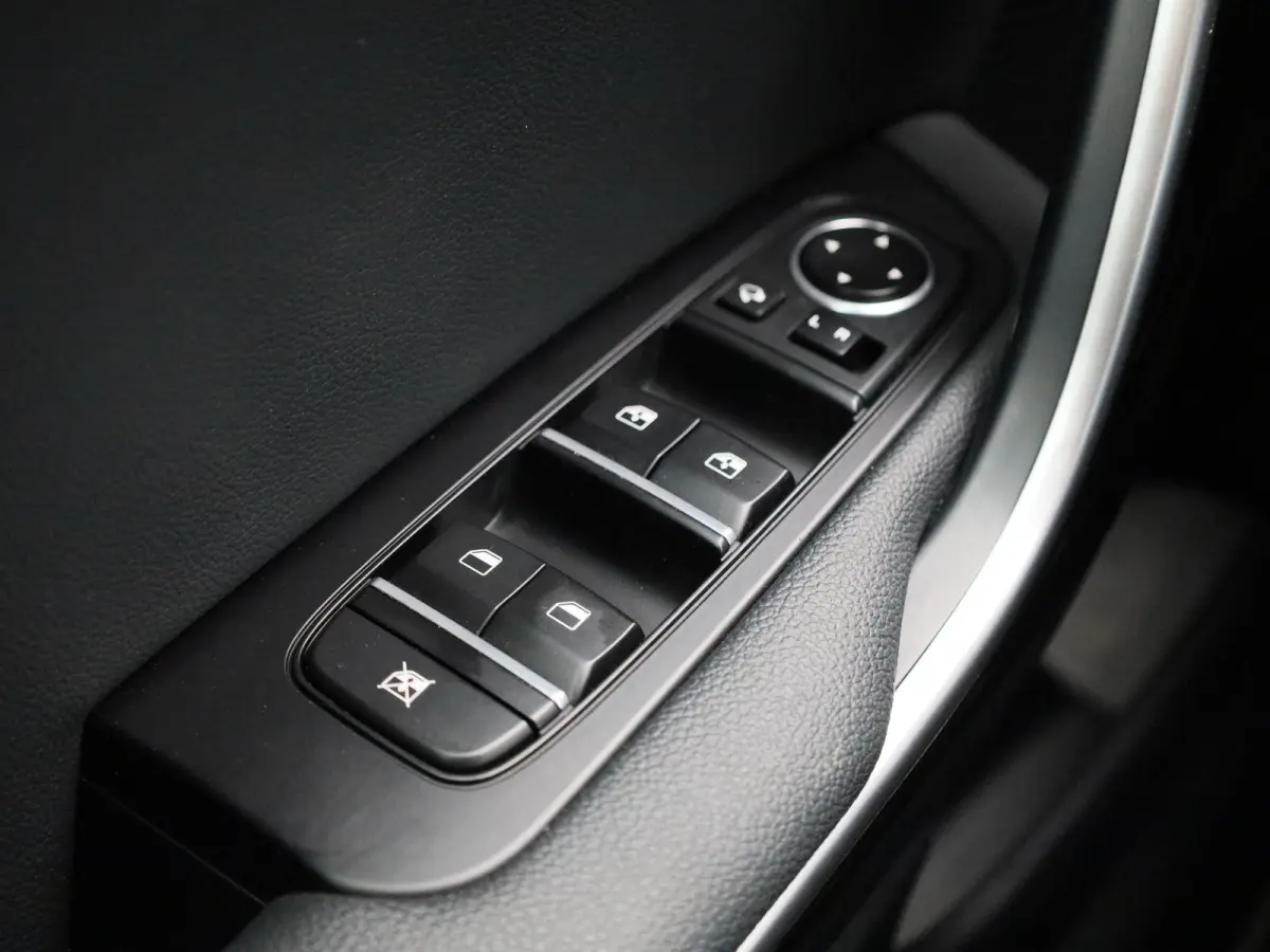 Pulse 1.0 T-GDi 120 MHEV DCT ISG | GRATIS TREKHAAK | Navigatie | Climate Control | Lm velgen | Parkeersensoren | Camera | Automaat